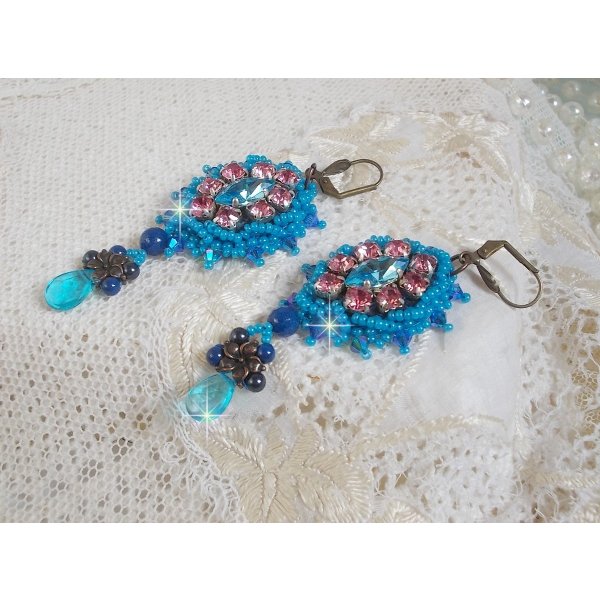 BO Belle Epoque brodert med Swarovski-krystaller, metallperler, runde perler og fr&oslash;perler