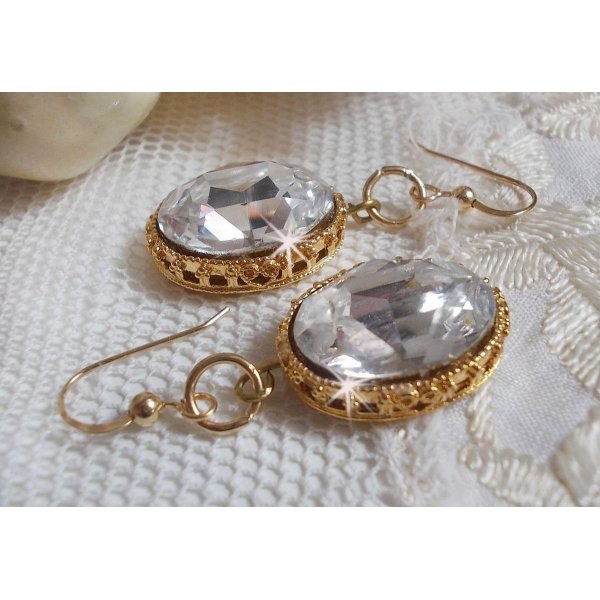 BO Gull &Oslash;redobber med Swarovski-krystaller innfattet i gull cabochoner med 14 karat gullfylte &oslash;rekroker