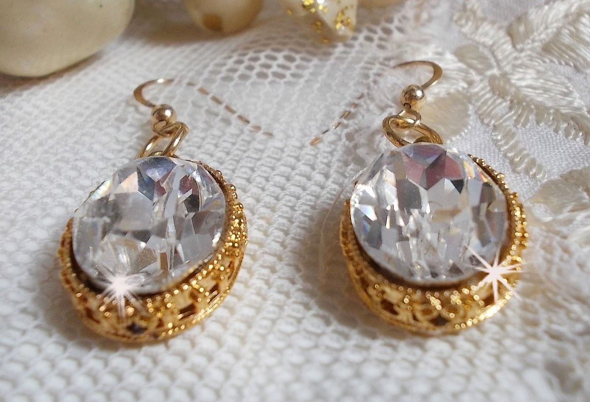 BO Gull Øredobber med Swarovski-krystaller innfattet i gull cabochoner med 14 karat gullfylte ørekroker