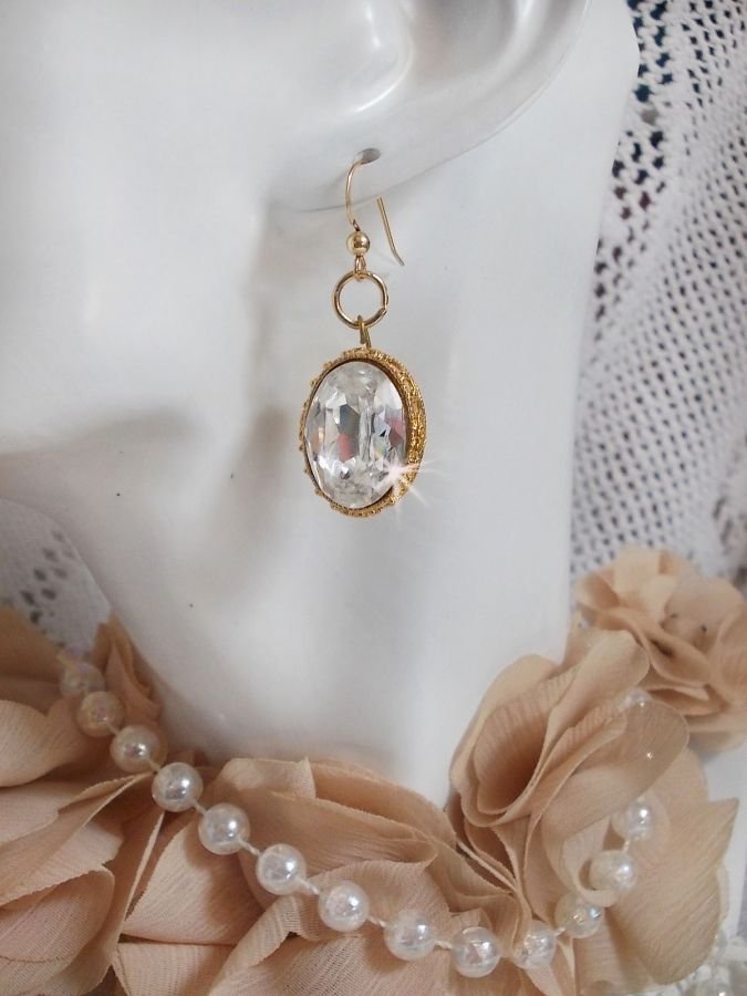 BO Gull Øredobber med Swarovski-krystaller innfattet i gull cabochoner med 14 karat gullfylte ørekroker