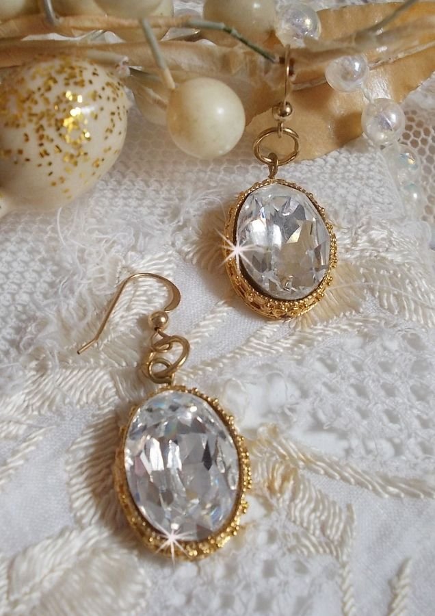 BO Gull Øredobber med Swarovski-krystaller innfattet i gull cabochoner med 14 karat gullfylte ørekroker