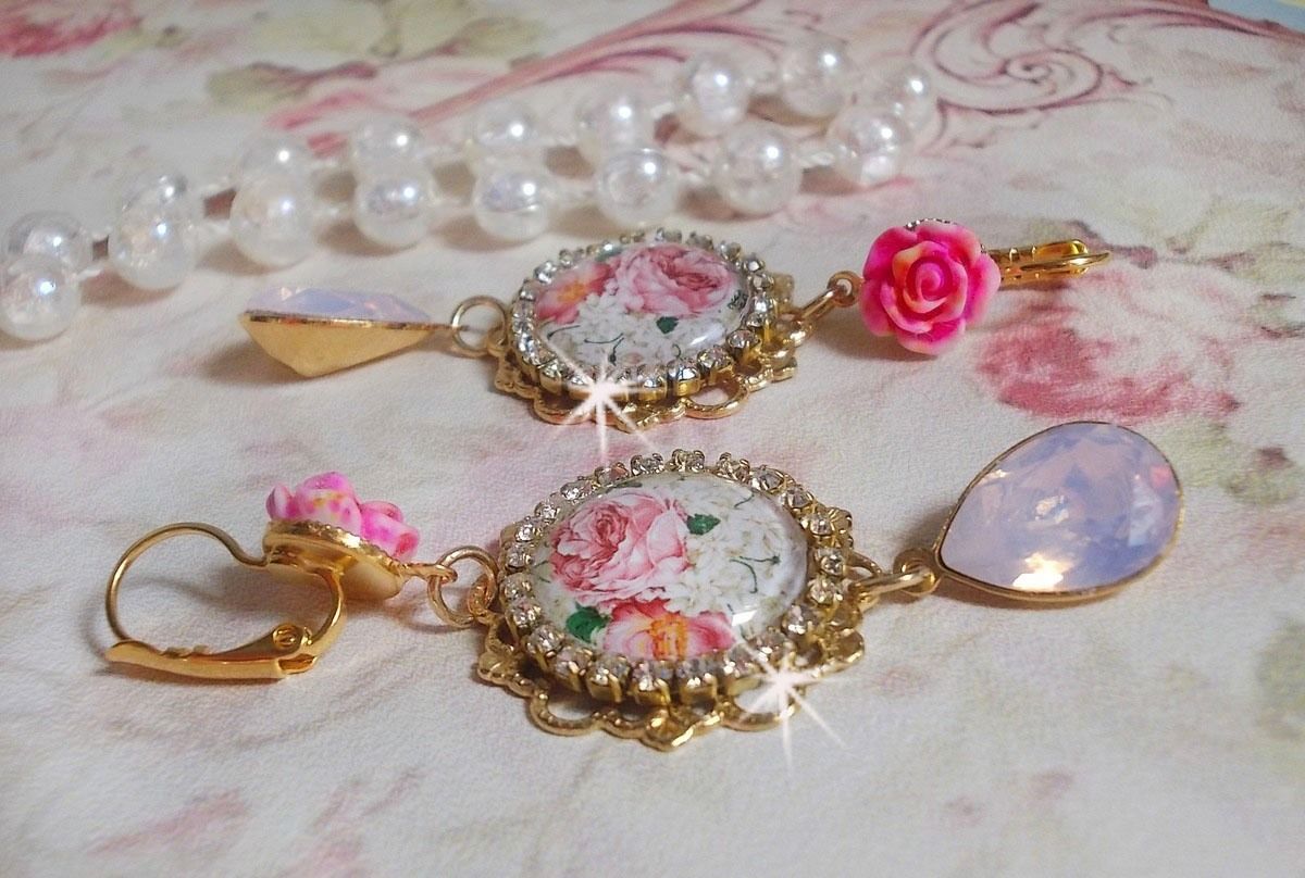 BO Bouquet Valentine laget med rose bukett glass cabochons, harpiks cabochons og Swarovski-krystaller 