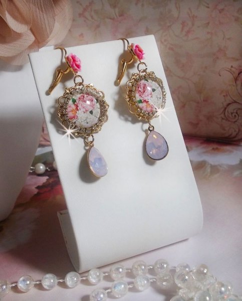 BO Bouquet Valentine laget med rose bukett glass cabochons, harpiks cabochons og Swarovski-krystaller 