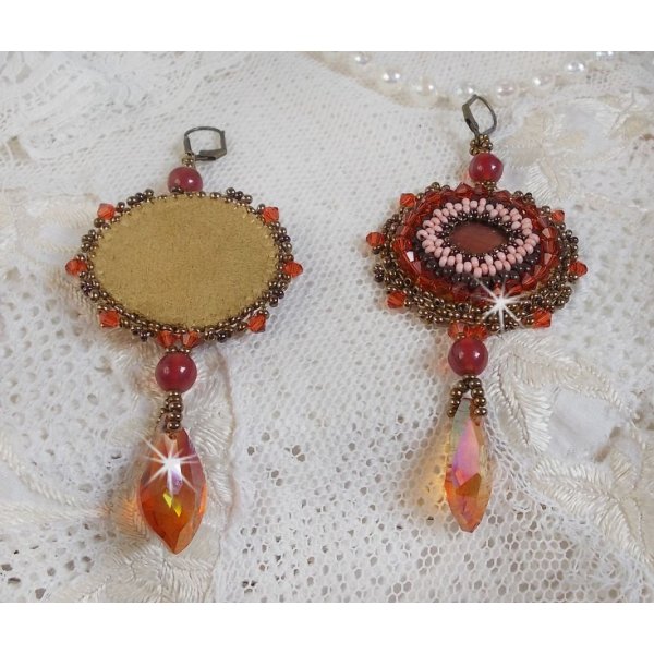 BO Topaz brodert med mahogny perleskiver, glatte runde perler, Swarovski-krystaller og fr&oslash;perler