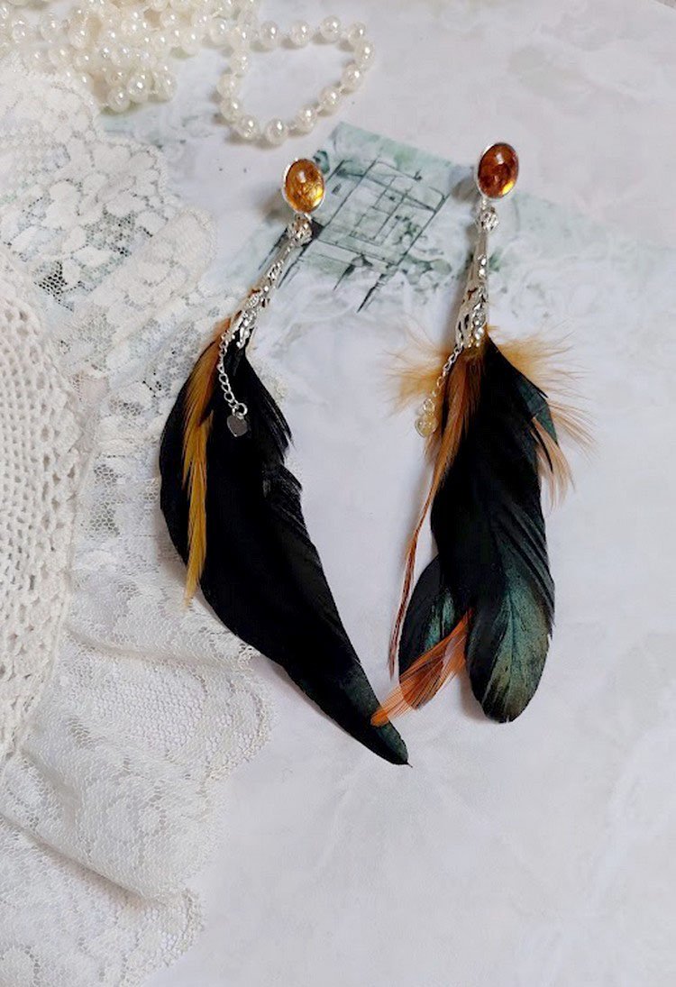 BO Chant du Coq avec des plumes de Coq et Cygne, chaîne argent, cabochons résine et clous en laiton