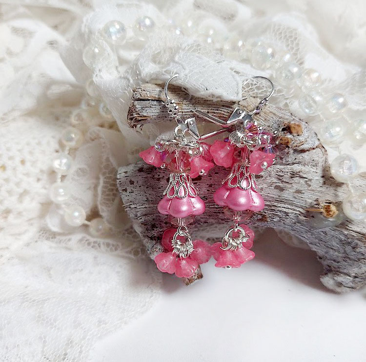 BO C&oelig;ur de Quartz cr&eacute;&eacute;es avec fleurs et perles, dormeuses laitons, perles Cristal Swarovski