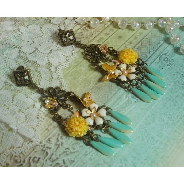 BO V&aring;rhjerte laget med dolker, harpiksblomster, PureCrystal og charms