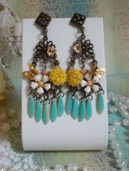 BO V&aring;rhjerte laget med dolker, harpiksblomster, PureCrystal og charms