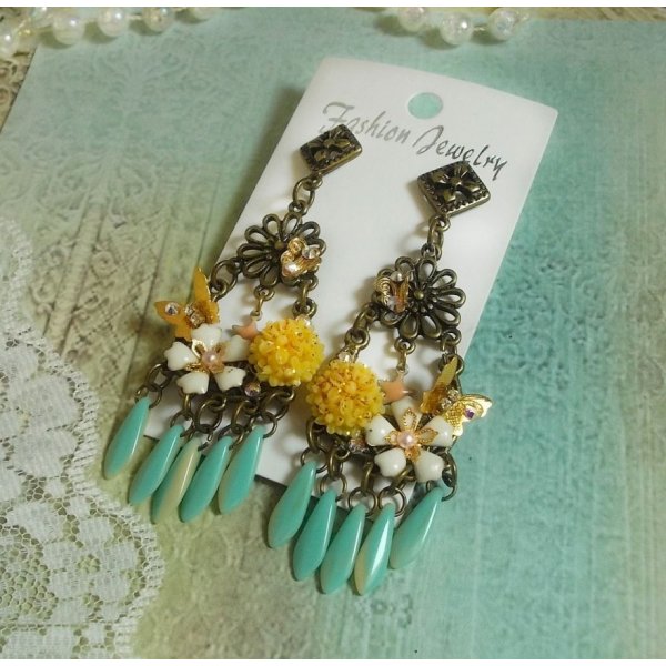 BO V&aring;rhjerte laget med dolker, harpiksblomster, PureCrystal og charms