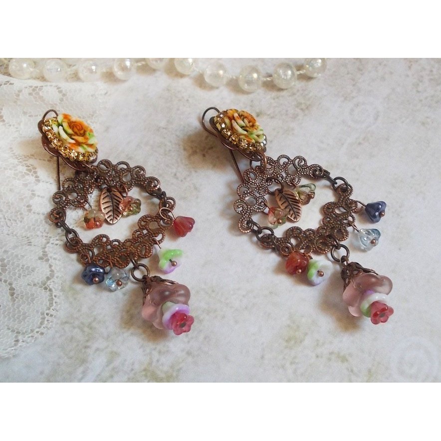 BO French Flowers skapt med klokkeblomster, klokkeblomster, roser og tilbehør i Aged Copper