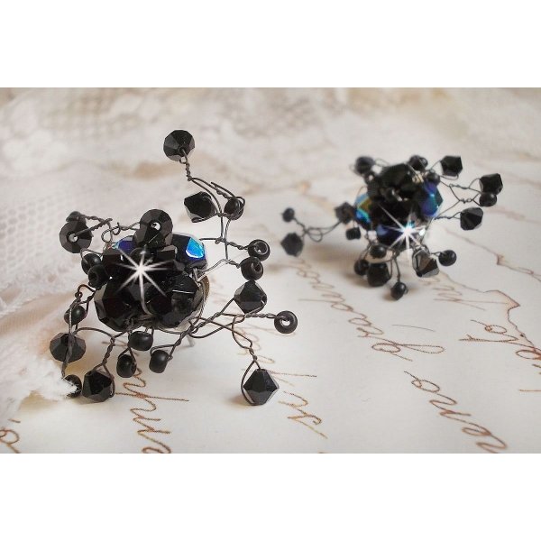 BO Douce Nuit med Swarovski krystall snurretopper og glassfasetter