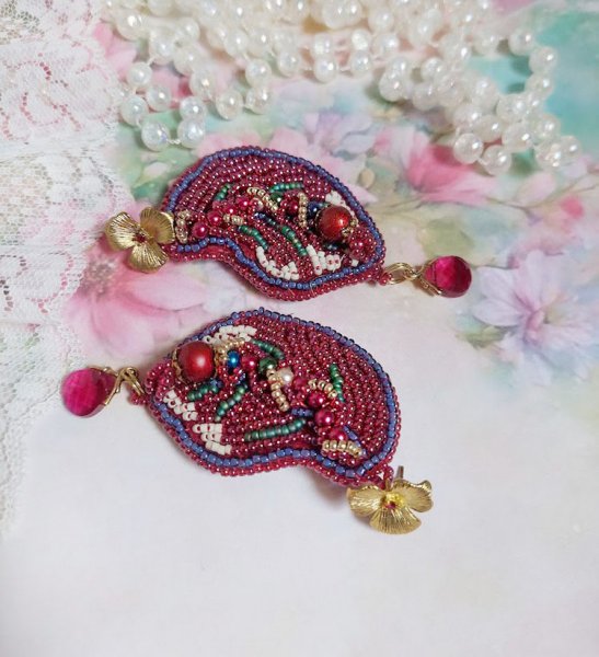 BO Enchantement d'Automne brodert med Swarovski-krystaller, perler og fr&oslash;perler