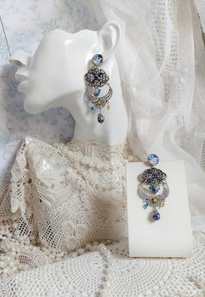 BO Il Etait une Fois cr&eacute;&eacute;es avec m&eacute;daillon m&eacute;tal et laiton, cabochons verres et perles cristal Swarovski 