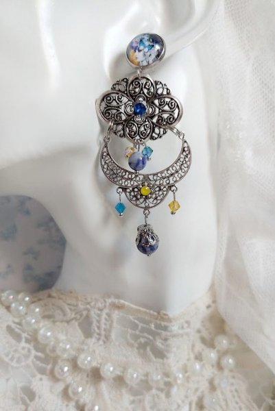 BO Il Etait une Fois cr&eacute;&eacute;es avec m&eacute;daillon m&eacute;tal et laiton, cabochons verres et perles cristal Swarovski 