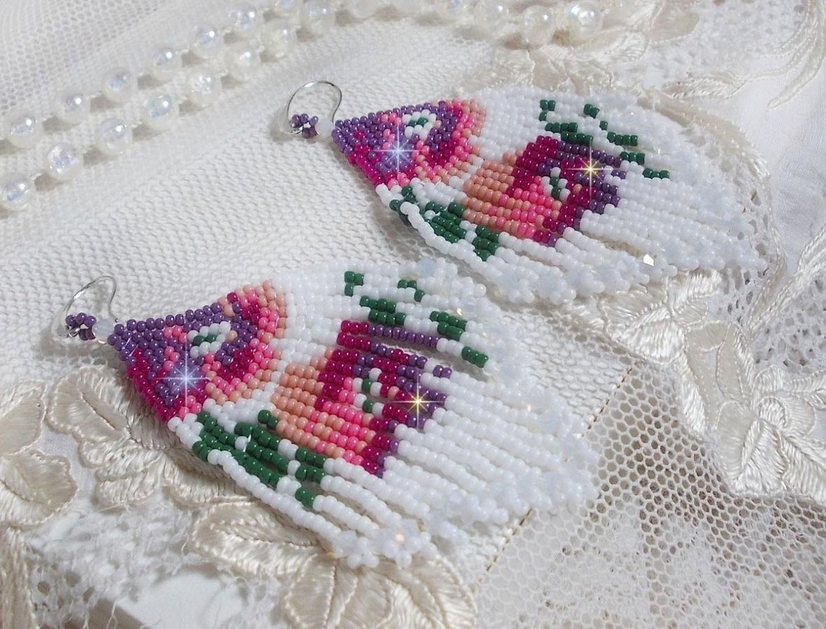 BO Cherry Blossoms laget med Opaque White, Pink i forskjellige nyanser, Green med Toupies