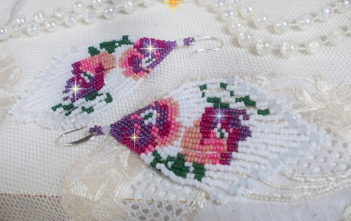 BO Cherry Blossoms laget med Opaque White, Pink i forskjellige nyanser, Green med Toupies