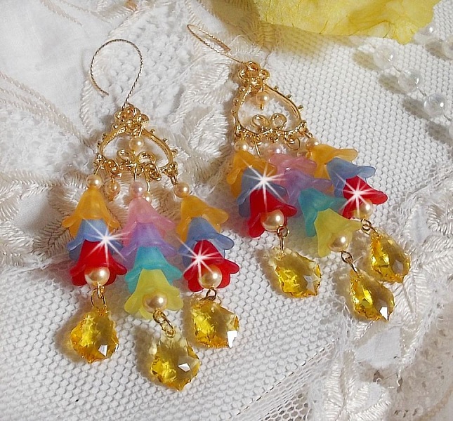 BO Garden Flowers med Swarovski-krystaller og Lucite-blomster i forskjellige farger.