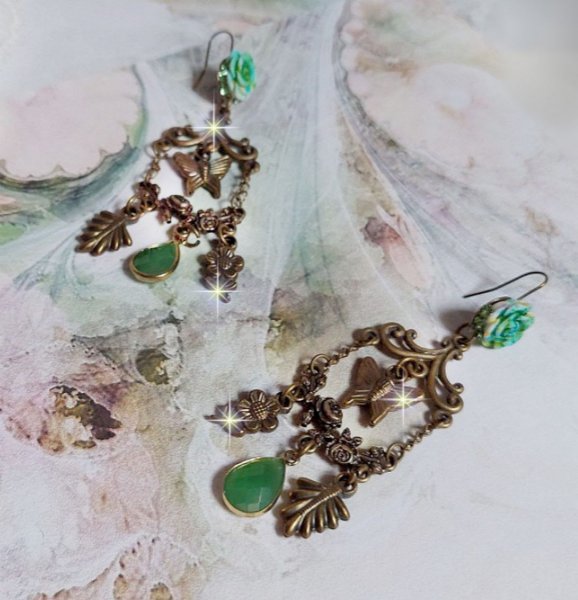 BO Green Palace laget med krystaller, charms, stempler, rosa harpiks cabochons og fasetterte glass anheng