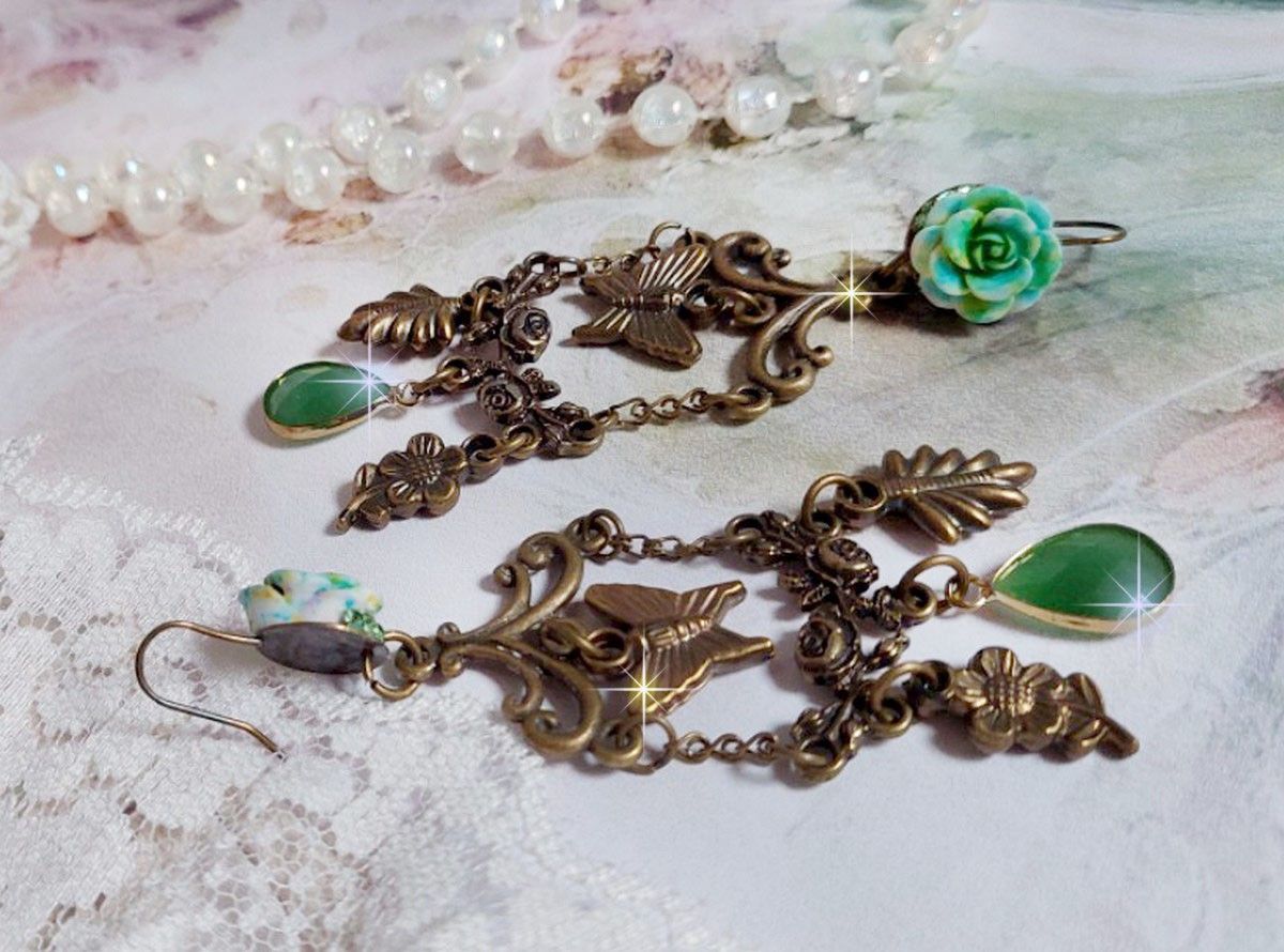 BO Green Palace laget med krystaller, charms, stempler, rosa harpiks cabochons og fasetterte glass anheng