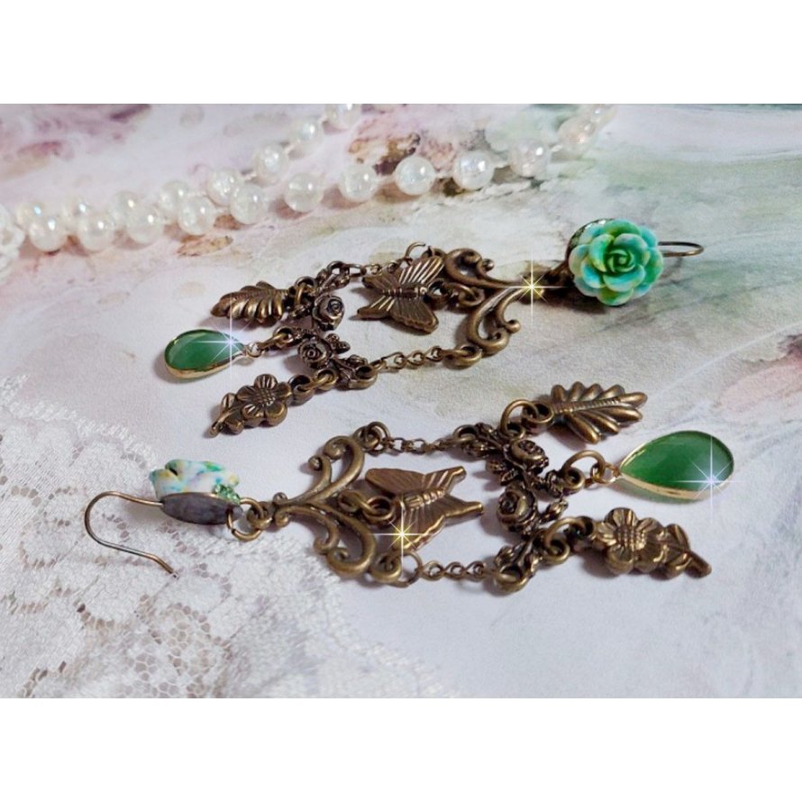 BO Green Palace laget med krystaller, charms, stempler, rosa harpiks cabochons og fasetterte glass anheng
