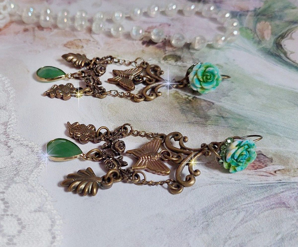 BO Green Palace laget med krystaller, charms, stempler, rosa harpiks cabochons og fasetterte glass anheng
