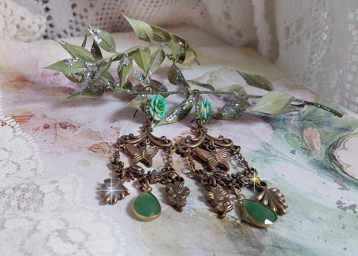 BO Green Palace laget med krystaller, charms, stempler, rosa harpiks cabochons og fasetterte glass anheng