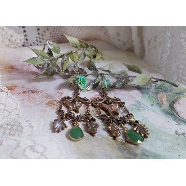 BO Green Palace laget med krystaller, charms, stempler, rosa harpiks cabochons og fasetterte glass anheng