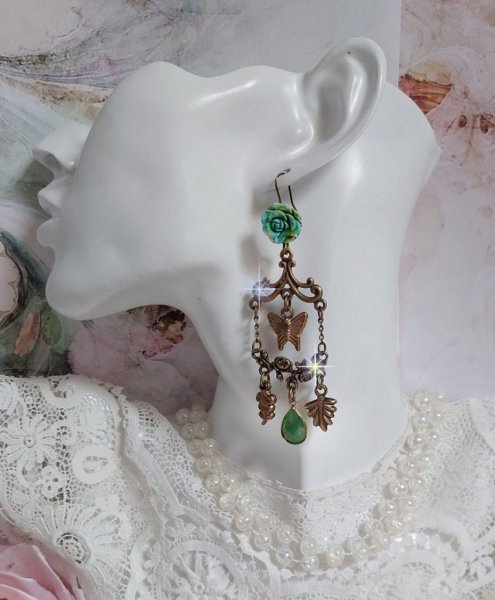 BO Green Palace laget med krystaller, charms, stempler, rosa harpiks cabochons og fasetterte glass anheng