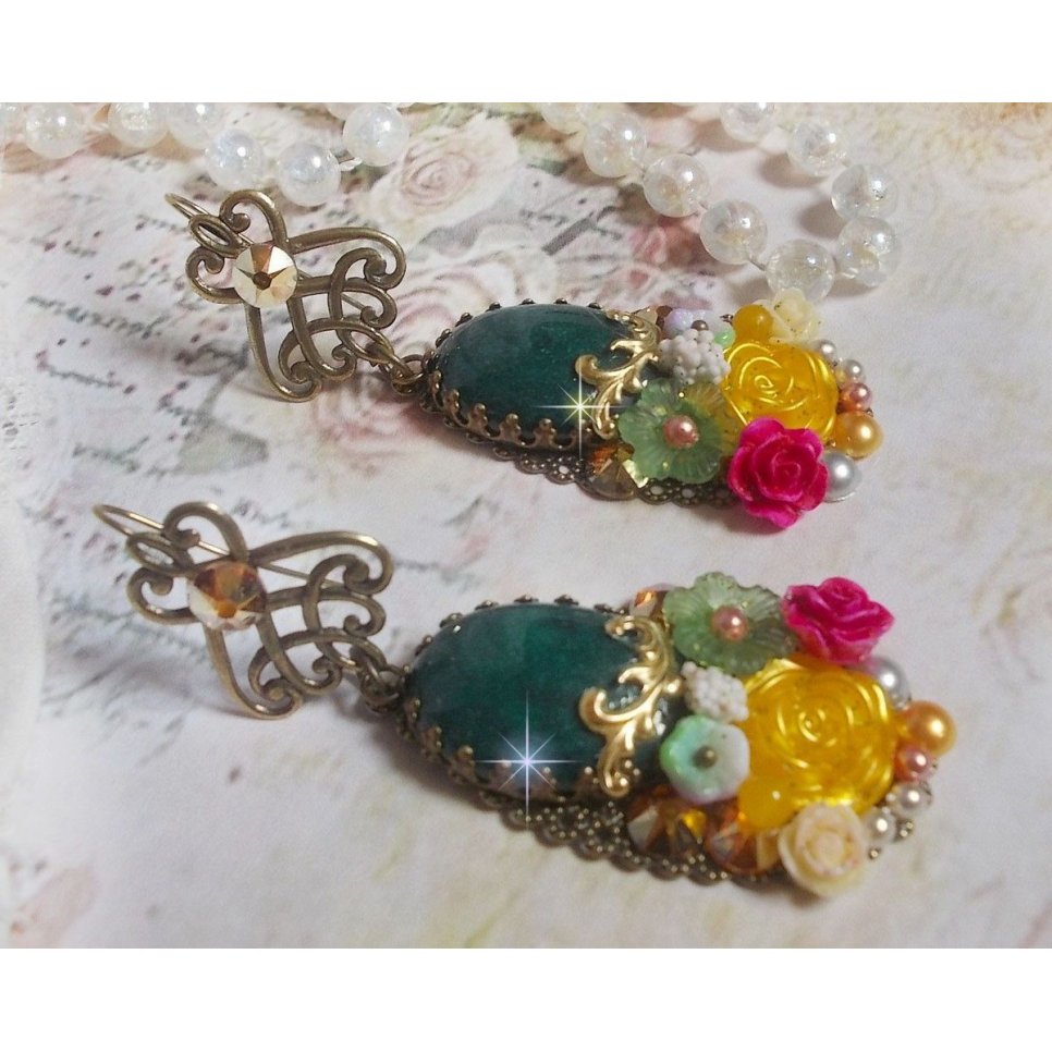 BO Jadeblomster laget med ovale malaysiske jadekabochoner, Swarovski-krystaller, harpiksperler, glassblomster med kvalitetstilbehør 