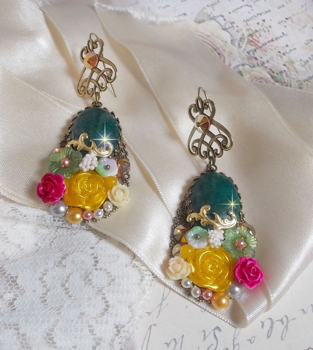BO Jadeblomster laget med ovale malaysiske jadekabochoner, Swarovski-krystaller, harpiksperler, glassblomster med kvalitetstilbehør 