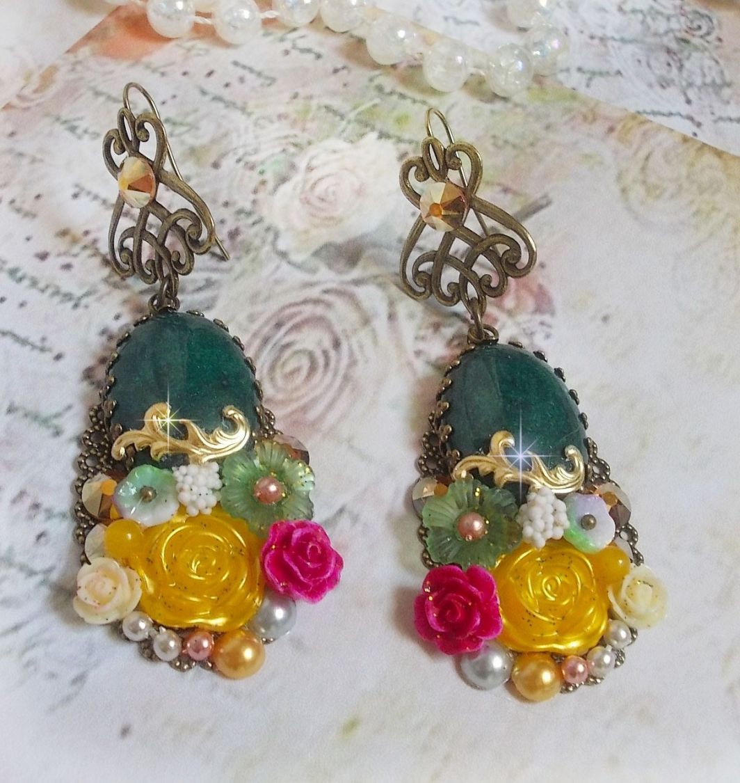 BO Jadeblomster laget med ovale malaysiske jadekabochoner, Swarovski-krystaller, harpiksperler, glassblomster med kvalitetstilbehør 