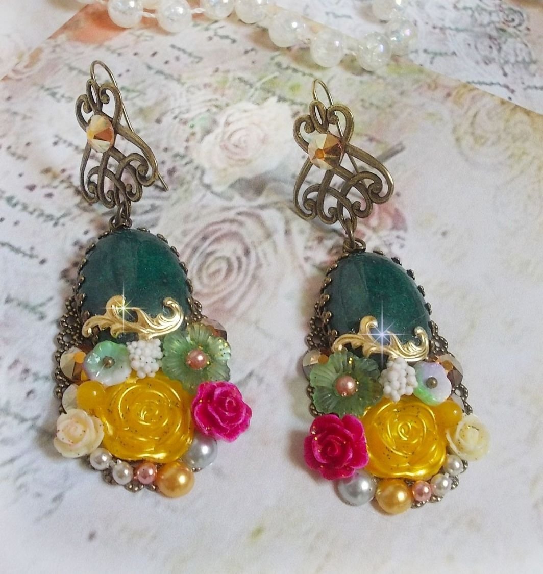 BO Jadeblomster laget med ovale malaysiske jadekabochoner, Swarovski-krystaller, harpiksperler, glassblomster med kvalitetstilbehør 