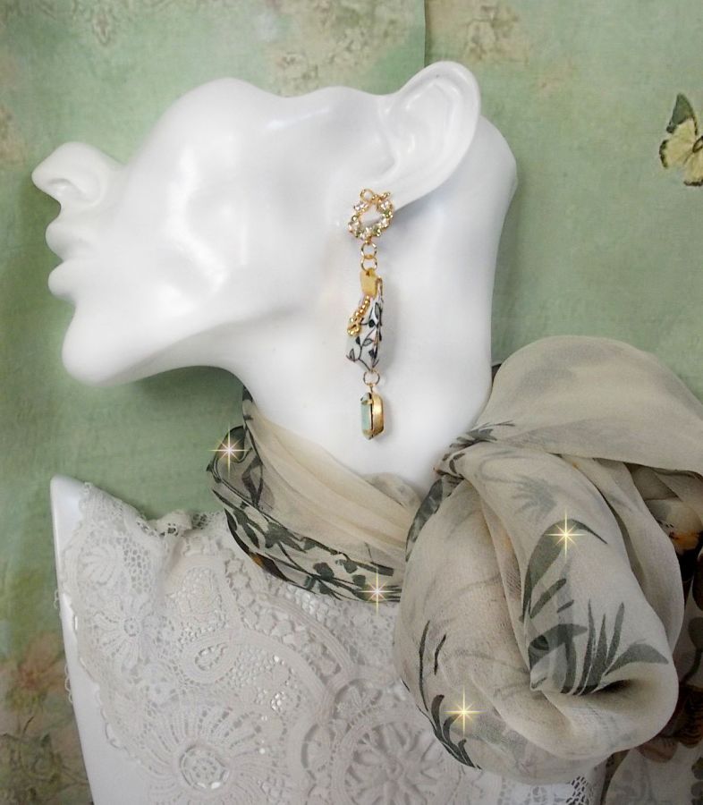 BO Liberty Flowers laget med Opal krystall cabochons; Gullbelagte øredobber og diverse tilbehør
