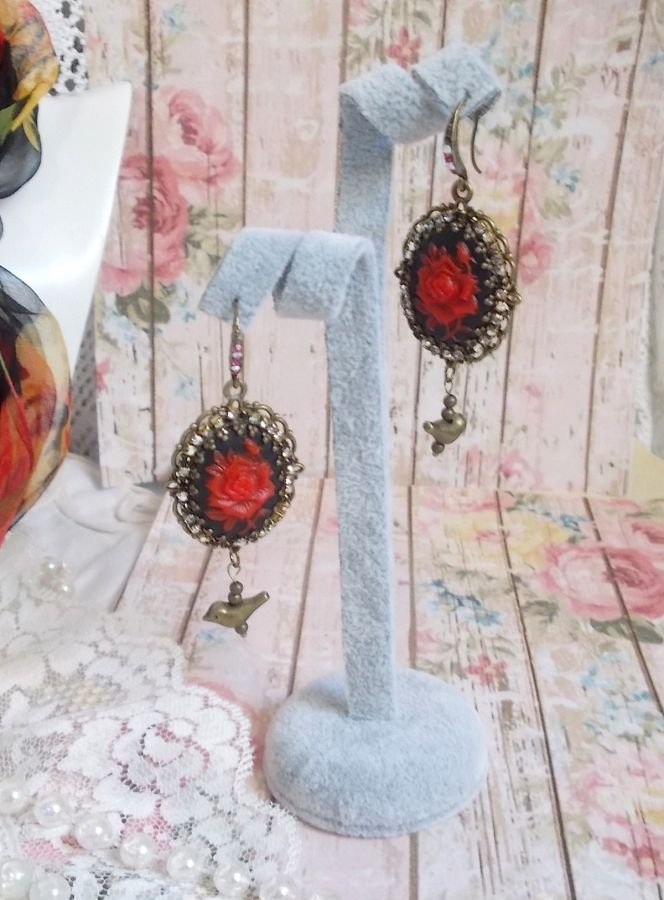 BO Loly Roses laget med harpiks cabochons, krystall rhinestone kjede med bronse tilbehør
