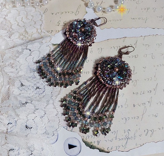 BO Long Brown Picasso brodert med Swarovski-krystaller, glassfasetter, bugles twist og rocailles