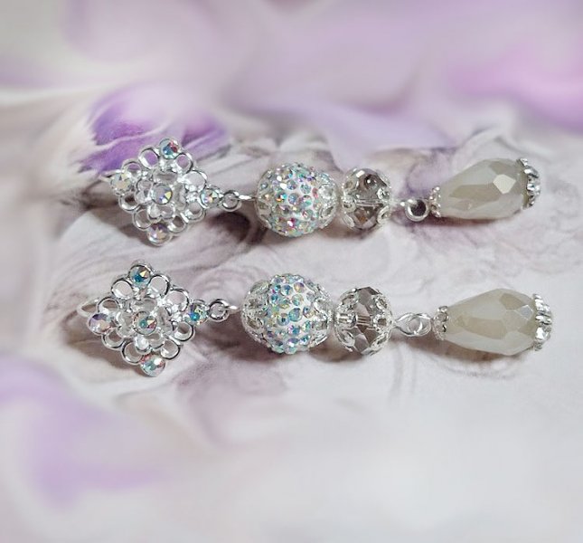 BO Lumi&egrave;re P&eacute;tillante cr&eacute;&eacute;es avec perles strass, gouttes, rondes aplaties verre et perles Crystal Swarovski