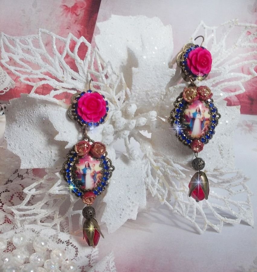 BO Maria og Jesus laget med harpiks cabochons, røde fasetterte pærer og diverse tilbehør