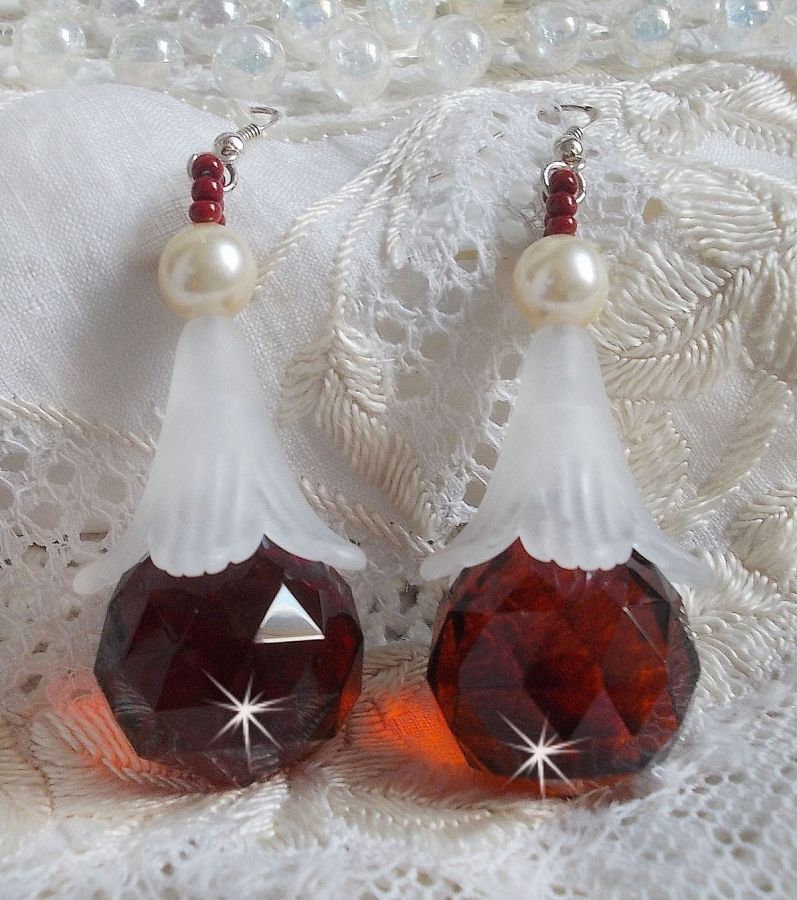 BO Marielle med Swarovski-krystaller og fasetterte bøhmiske krystallkuler