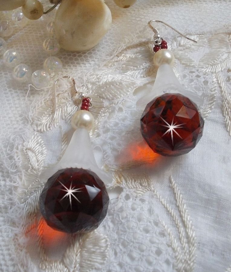 BO Marielle med Swarovski-krystaller og fasetterte bøhmiske krystallkuler