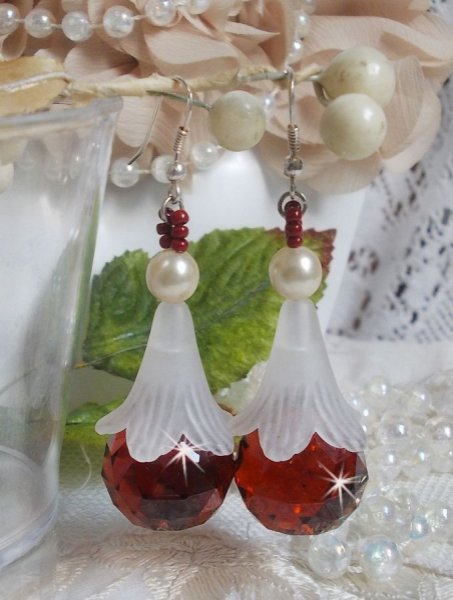 BO Marielle med Swarovski-krystaller og fasetterte b&oslash;hmiske krystallkuler