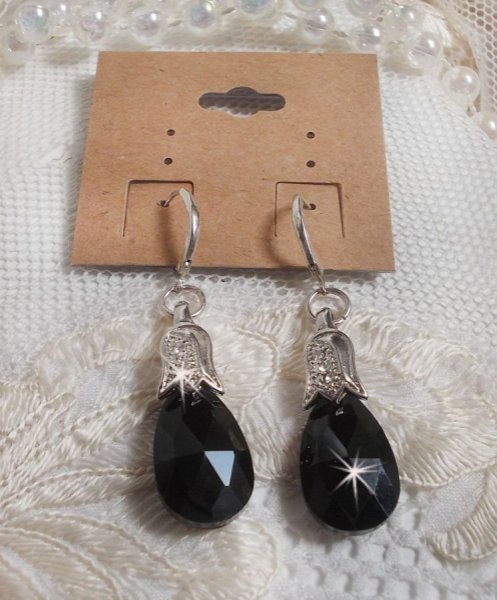 BO Merveilles Jet skapt med sm&aring; s&oslash;lv rhinestones og fasetterte dr&aring;per