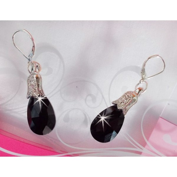 BO Merveilles Jet skapt med sm&aring; s&oslash;lv rhinestones og fasetterte dr&aring;per