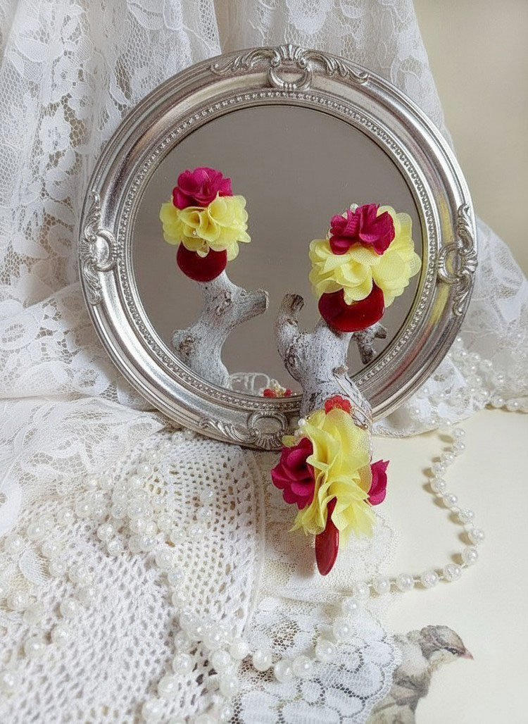 BO Secrets de la Provence cr&eacute;&eacute;es avec fleurs mousseline soie, perles verres et Cristal Swarovski