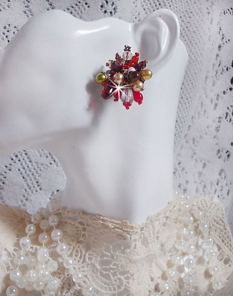 BO Printemps Color&eacute; brod&eacute;es avec des Cristaux de Swarovski, des perles en verre, des gouttes, des calottes et des rocailles.