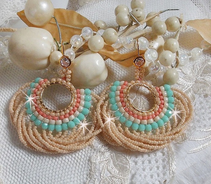 BO Ronde de Perles cr&eacute;&eacute;s avec des rocailles et des facettes en verre de Boh&egrave;me