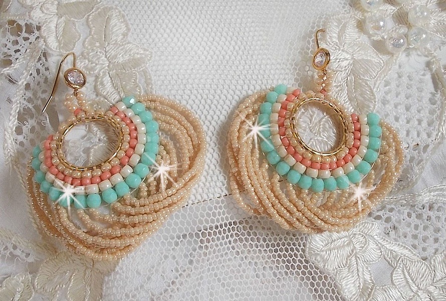 BO Ronde de Perles cr&eacute;&eacute;s avec des rocailles et des facettes en verre de Boh&egrave;me