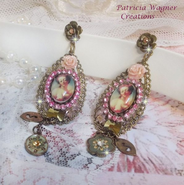 BO Rosalene laget med krystaller, harpiksblomster, charms og forskjellige materialer 