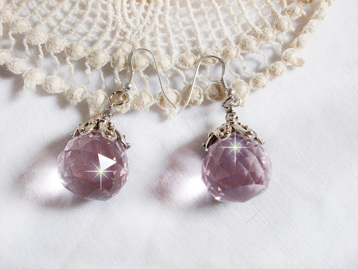BO Rose Irisée med Swarovski krystallkuler og 925/1000 sølv ørekroker