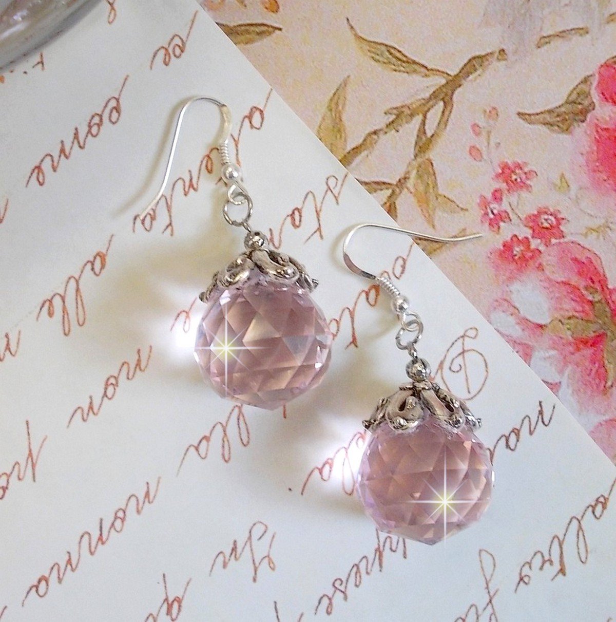 BO Rose Irisée med Swarovski krystallkuler og 925/1000 sølv ørekroker