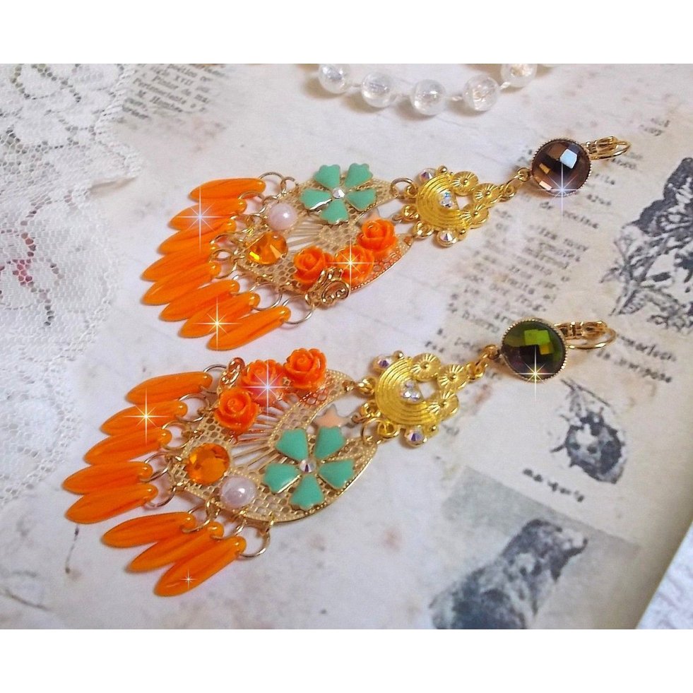 BO Roseraie Orange Roses laget med Swarovski krystall rhinestones og cabochons, blomster, oransje dolker, glass cabochons og tilbehør av høy kvalitet.